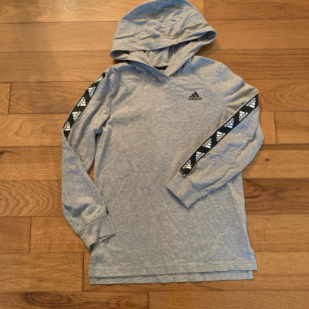 Boys Adidas shirt size 7